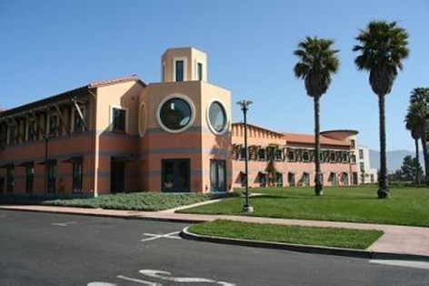 加州大學(xué)圣塔芭芭拉分校.jpg 加州大學(xué)圣塔芭芭拉分校.jpg